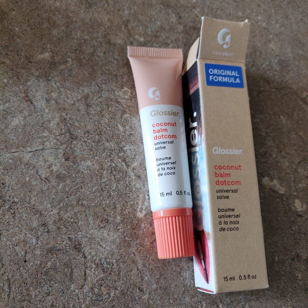 Glossier Balm Dotcom coconut